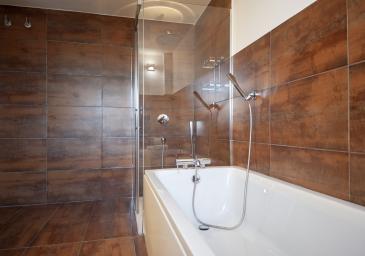 CHAMBRE DOUBLE  AVEC TERRASSE ET VUE À LA RUE CALME