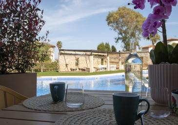 CHAMBRE DOUBLE AVEC TERRASSE ET ACCES DIRECTE PISCINE