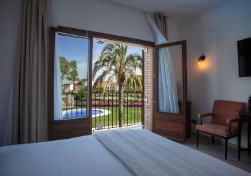 CHAMBRE DOUBLE AVEC BALCON ET VUE JARDIN
