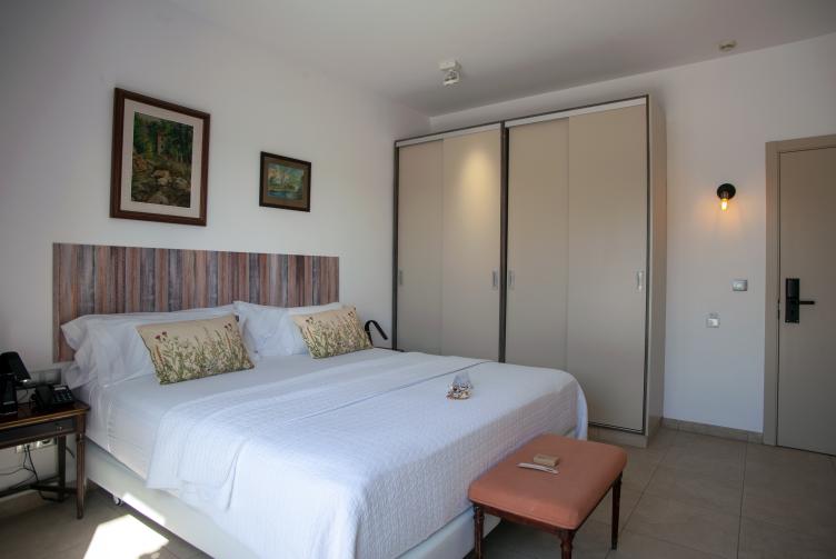 DOUBLE ROOM WITH TERRACE AND QUIET STREET VIEW