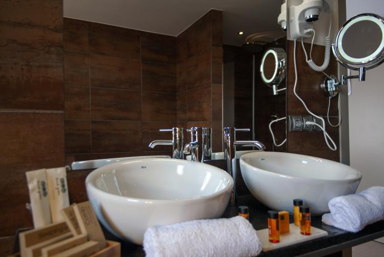 HABITACIÓ DOBLE AMB BALCÓ VISTA CARRER TRANQUIL